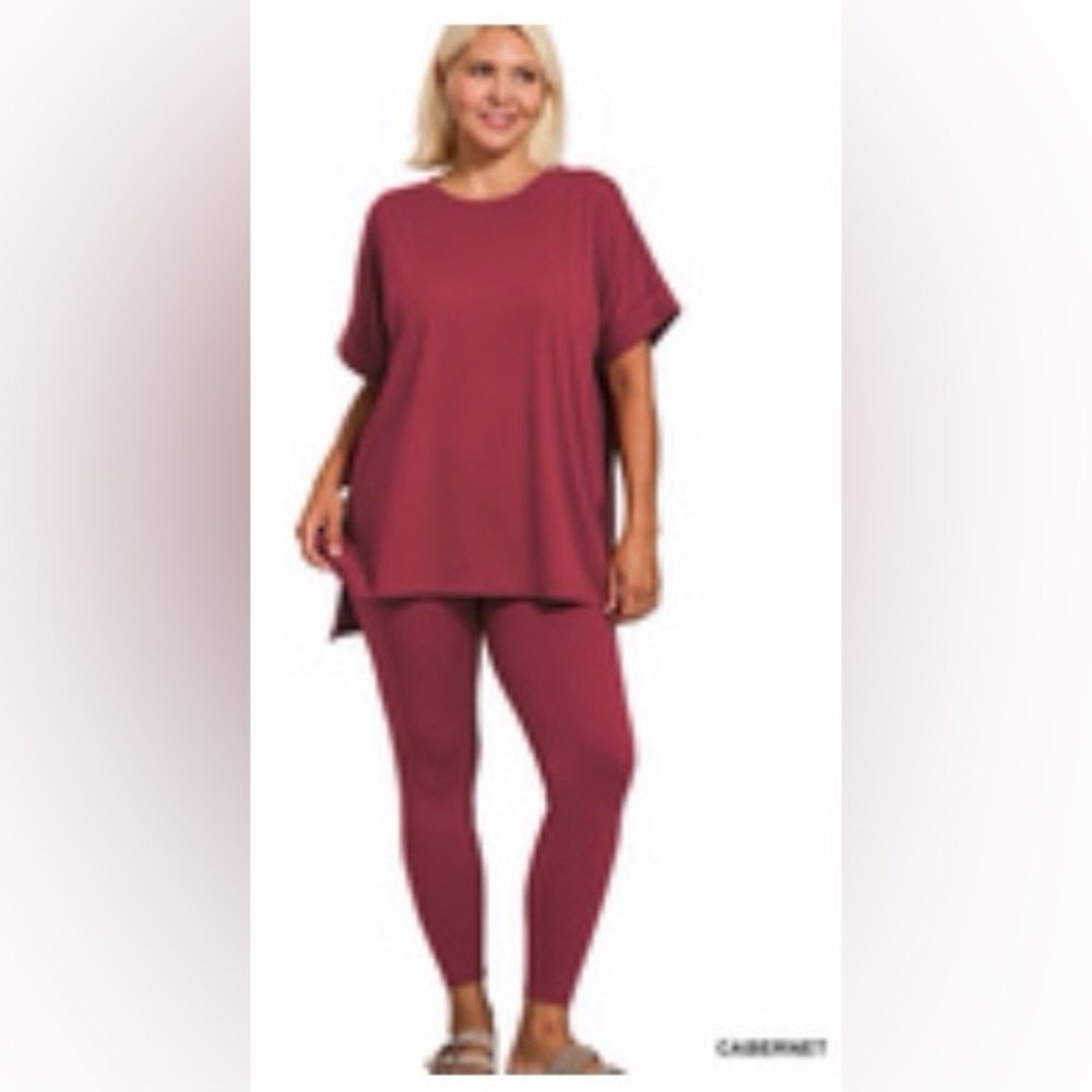 Zenana Women's Burgundy Loungewear Set. Short sleeve top and leggings set.